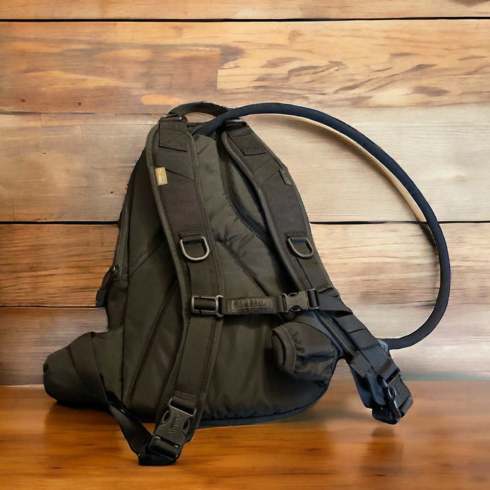 Camelbak Maximum Gear Hydration Adjustable Strap … - image 2